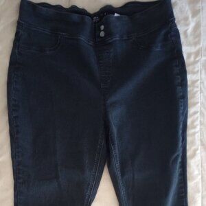 Chic Black stretchy pants 1x straight leg